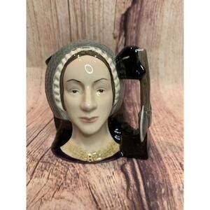 Royal Doulton England  1975 Anne Boleyn Toby Jug D6650